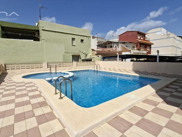 Apartamento en venta en Daimús. Apartamento en venta en Playa de Daimús con piscina, garaje y a solo 350 metros del mar. Apartamentos.