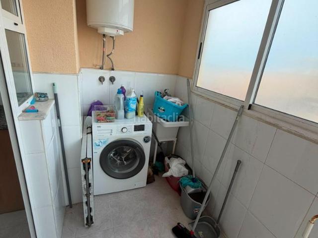 Apartamento en venta en Daimús. Piso de 3 habitaciones a pocos metros de la playa de Daimús, con vistas al mar. Apartamentos.