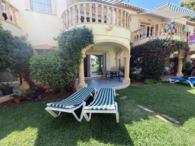 Apartamento en venta en Dénia, Devessa Monte Pego. Planta baja con terraza y acceso directo a la piscina, a solo 50 metros de la playa Las Marinas, km 10. Apartamentos.