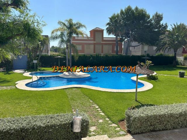 Apartamento en venta en Dénia, Devessa Monte Pego. ¡Vive a 200 metros del mar! Planta Baja con Dos Grandes Terrazas, Garaje y Piscina en Las Marinas. Apartamentos.