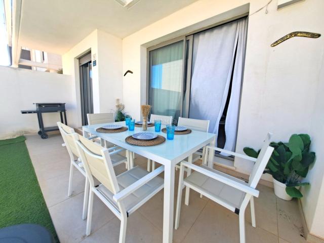 Apartamento en venta en Dénia, El Montgó. Disfruta a tu ritmo del entorno, los servicios del residencial y la terraza privada. Apartamentos.