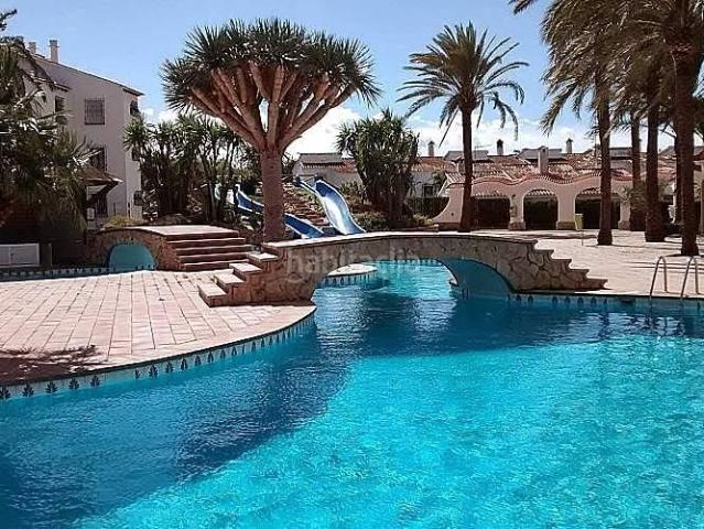 Apartamento en venta en Dénia, El Palmar Los Molinos. Tu refugio junto al mar en Dénia terraza, piscina y la playa a un paso. Apartamentos.