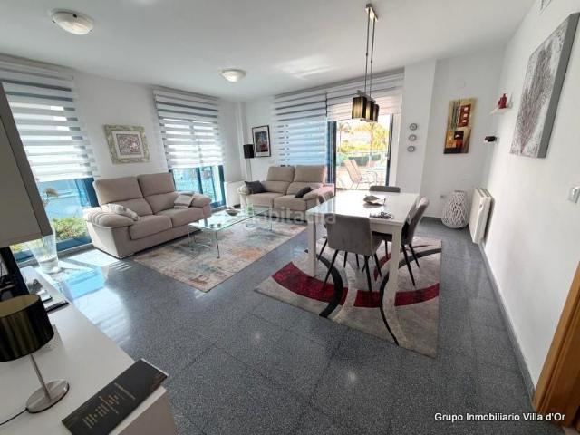 Apartamento en venta en Dénia, La Pedrera Vessanes. Luminoso apartamento junto al centro de Dénia con piscina, jardines y garaje subterráneo. Apartamentos.