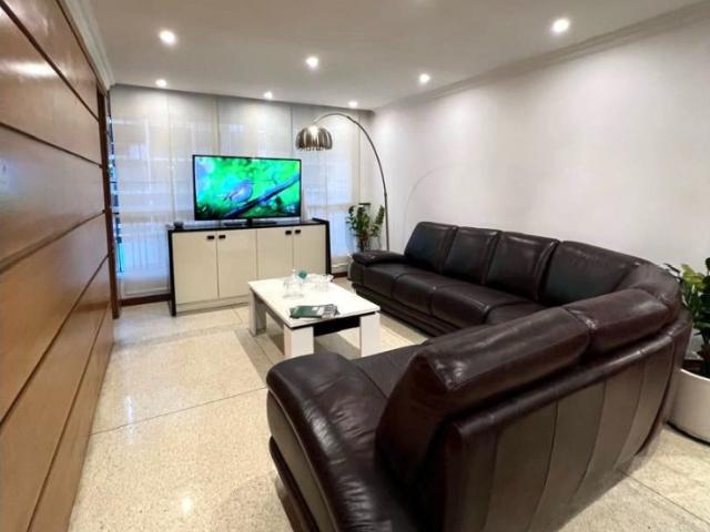 APARTAMENTO + ANEXO EN VENTA EN EL BOSQUE