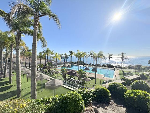 Apartamento en Venta en El Faro de Calaburra Chaparral