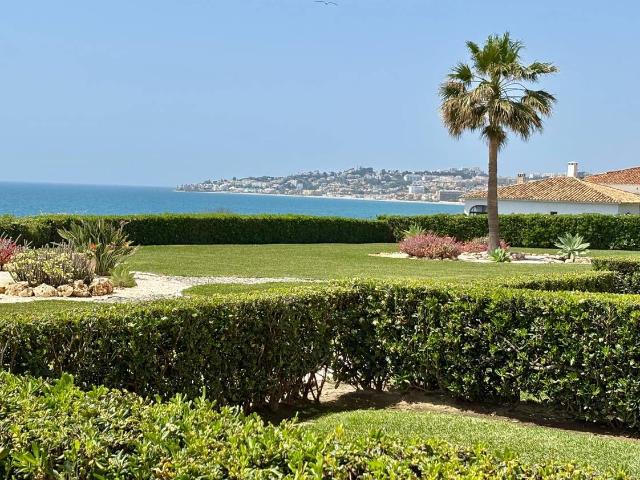 Apartamento en Venta en El Faro de Calaburra Chaparral