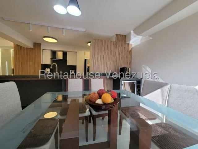 Apartamento en Venta en El Hatillo los naranjos del cafetal Miranda 170 m2. 3 hab