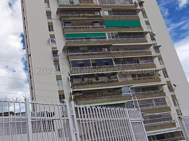 Apartamento en Venta en El Marques, Caracas