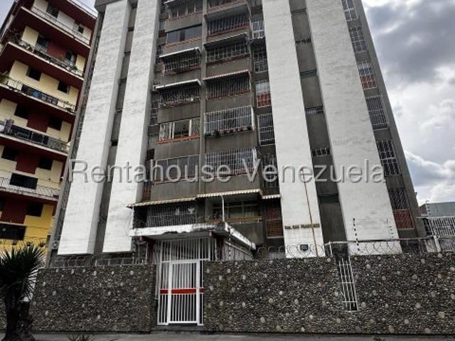Apartamento en Venta en El Paraiso, Caracas