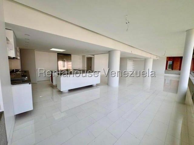 Apartamento en Venta en El Recreo la florida Distrito Federal 288 m2. 2 hab