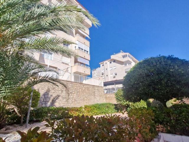 Apartamento en venta en Elche Elx, Los Arenales del Sol. Apartamento con 3 dormitorios, 2 baños con piscina comunitaria y parking en zona Arenales del Sol. Apartamentos Elche.