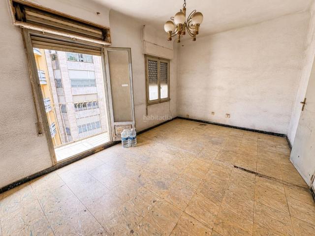 Apartamento en venta en Elche Elx, Pont Nou Corazón de Jesús. Piso para reformar con gran potencial en una de las zonas más consolidadas de Elche. Apartamentos Elche.