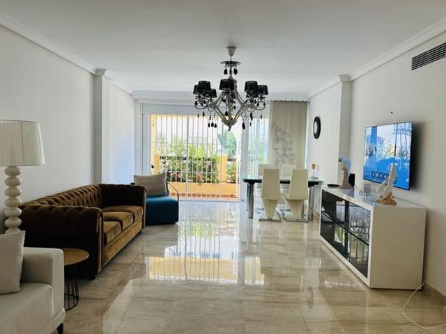 Apartamento en venta en Elviria, Málaga Costa del Sol