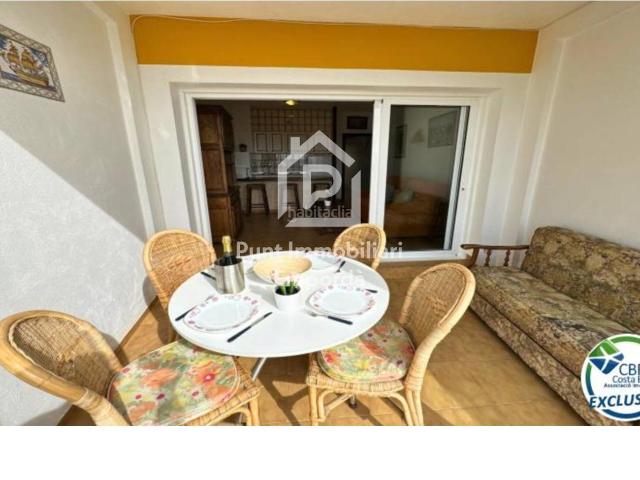 Apartamento en venta en Empuriabrava, Salins Cavall de Mar Costa Brava. BONITO APARTAMENTO DE 1 HABITACIÓN EN PRIMERA LÍNEA DE MAR EN SALATAR ROSES. Apartamentos.