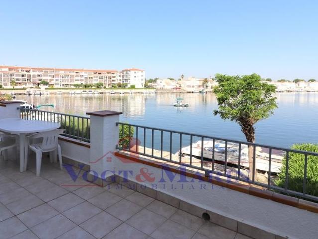 Apartamento en venta en Empuriabrava, Sant Maurici Costa Brava. Apartamento con gran terraza y vista al lago Sant Maurici en Empuriabrava. Apartamentos.