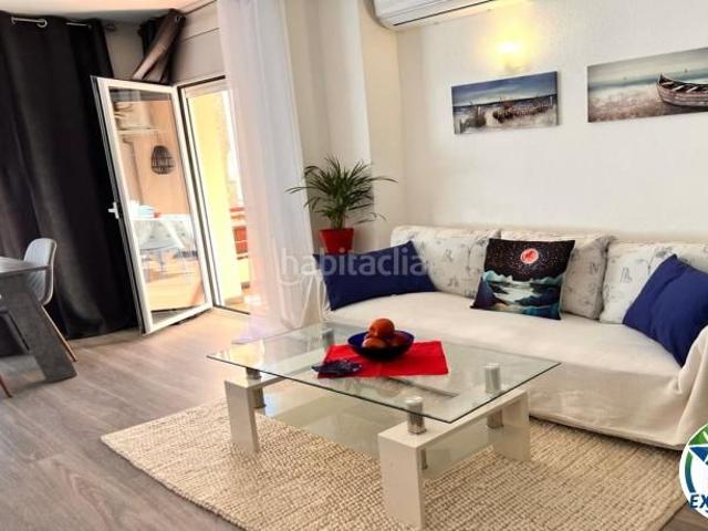 Apartamento en venta en Empuriabrava, Port Banyuls Port Alegre Port Empordà Costa Brava. Piso reformado con gran terraza y vista lateral al canal. Apartamentos.