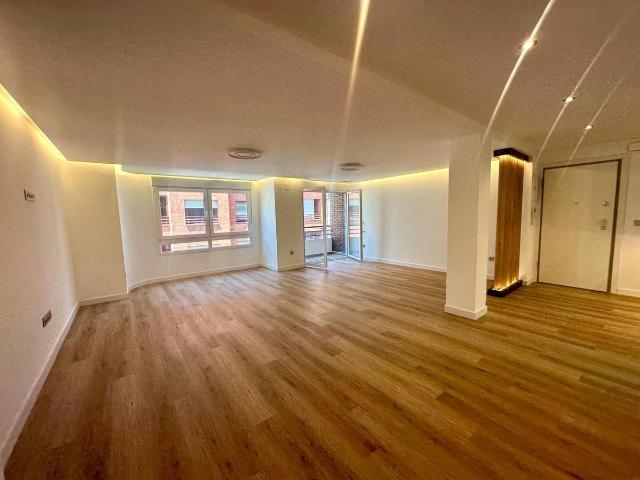 Apartamento en Venta en Ensanche Diputación