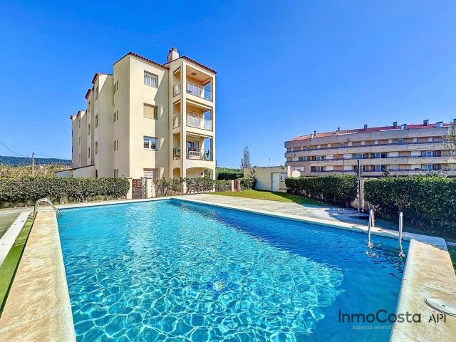 Apartamento en venta en Estartit, Els Griells Costa Brava. Apartamento con gran terraza en Els Griells, LEstartit. Apartamentos.