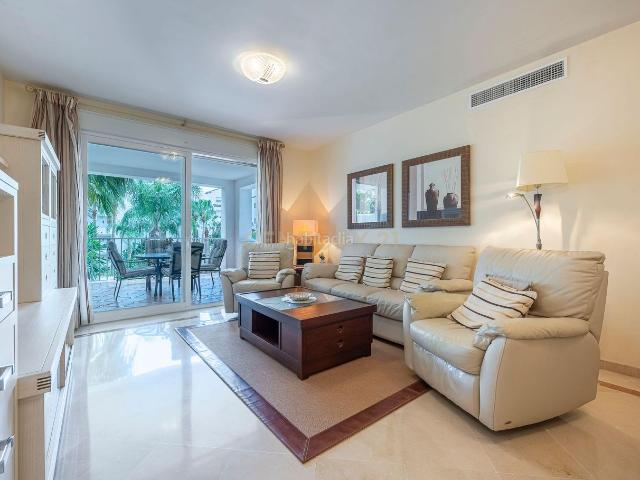 Apartamento en venta en Estepona, Villacana Costalita Saladillo. COSTALITA LUJO Y EXCLUSIVIDAD A PASOS DEL MAR PRIMERA LÍNEA DE PLAYA. Apartamentos.
