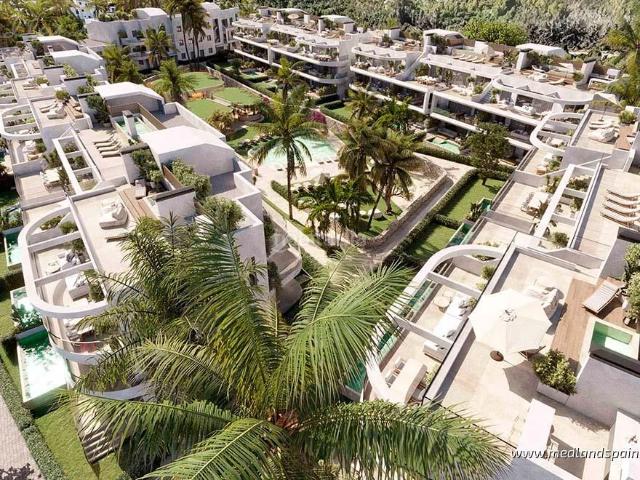 Apartamento en venta en Estepona, Bahía Dorada. Apartamento en Estepona con 2 dormitorios, jardín y piscina privada. Apartamentos.