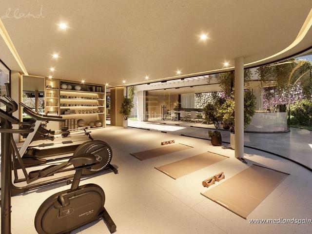 Apartamento en venta en Estepona, Bahía Dorada. Dúplex en Estepona con 3 dormitorios, sótano y piscina. Apartamentos.