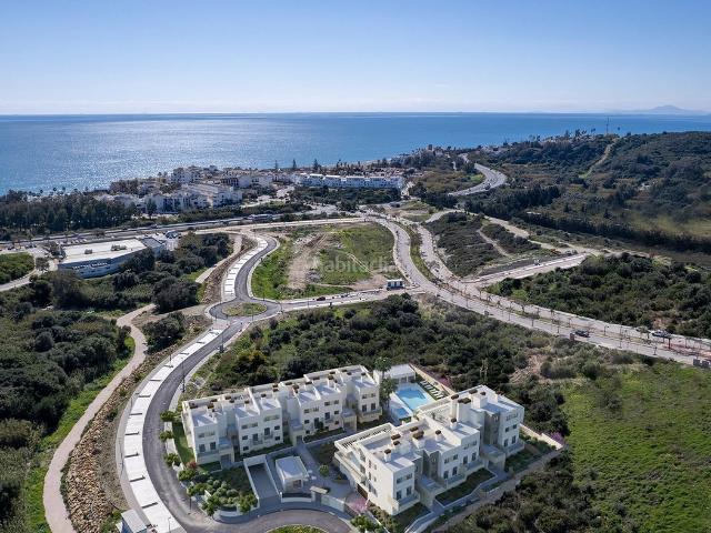 Apartamento en venta en Estepona, Bahía Dorada. Moderno apartamento de nueva construcción en el complejo residencial cerrado. Apartamentos.