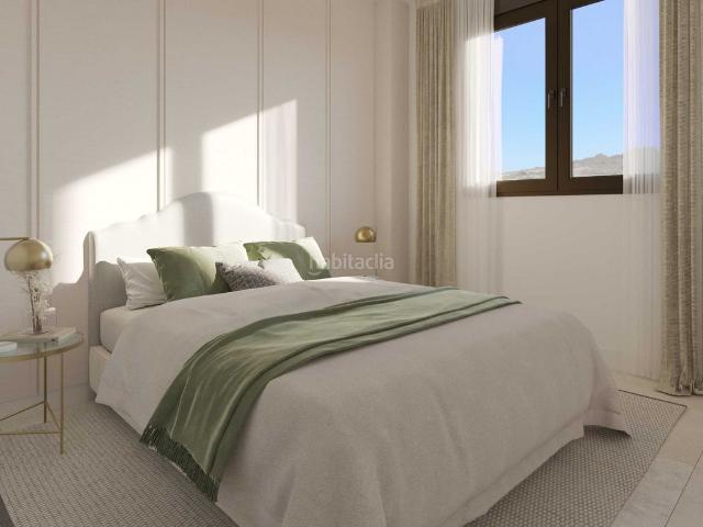 Apartamento en venta en Estepona, Bahía Dorada. Nuevo conjunto residencial moderno y funcional de 1, 2 y 3 dormitorios en un entorno tranquilo y a un paso del centro de Estepona. Apartamentos.