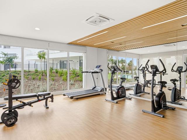 Apartamento en venta en Estepona, Bel Air. Nuevo apartamento orientado al suroeste de dos dormitorios situado en la comunidad cerrada codiciada Acqua Gardens, Estepona. Apartamentos.