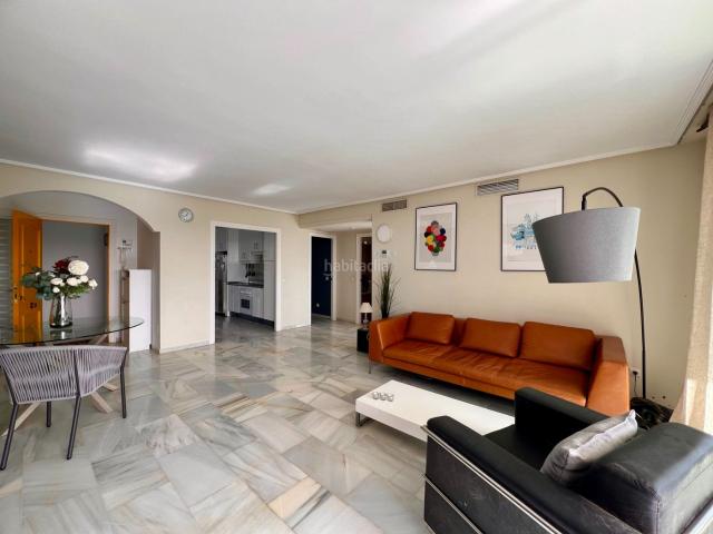 Apartamento en venta en Estepona, Bel Air. Ático en venta en Calle del Tenis. Apartamentos.