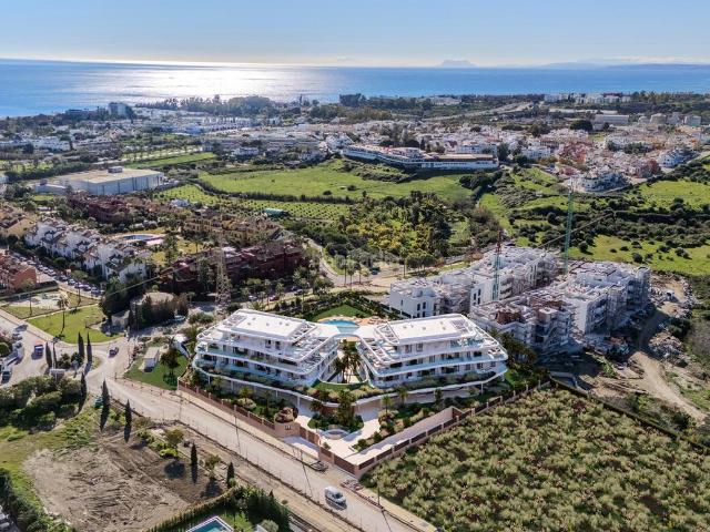 Apartamento en venta en Estepona, Cancelada. A pocos pasos de la playa, situado junto a la entrada del Hotel Villa Paderna es este impresionante apartamento de 3 dormitorios. Apartamentos.
