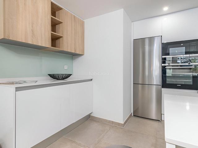 Apartamento en venta en Estepona, Cancelada. Apartamento en planta media en venta en Cancelada. Apartamentos.
