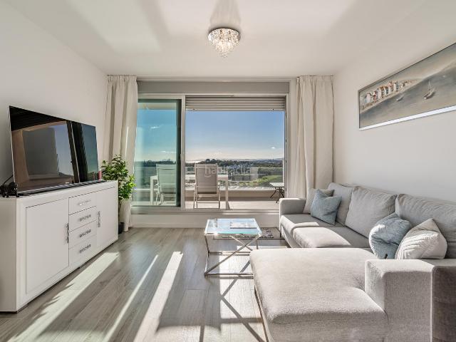 Apartamento en venta en Estepona, Cancelada. Moderno Apartamento de 3 dormitorios con vistas panorámicas al mar en Cancelada, Estepona. Apartamentos.