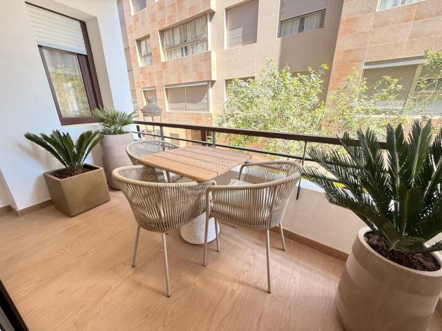 Apartamento en venta en Estepona, Centro. Al lado de la playa, surge este oportunidad para comprar su vivienda ideal en Estepona. Apartamentos.