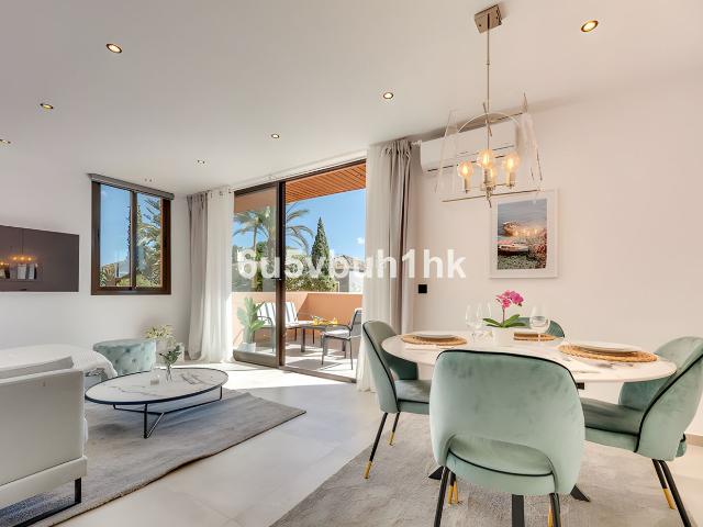 Apartamento en venta en Estepona, Centro. Apartamento en planta media en Estepona. Apartamentos.
