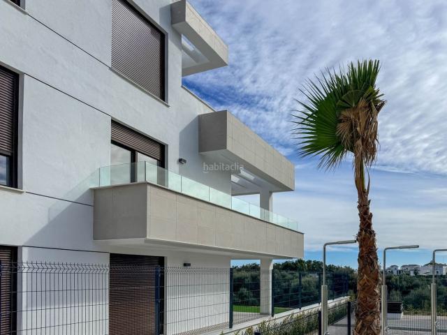 Apartamento en venta en Estepona, Centro. Moderno ático con amplia terraza y excelentes instalaciones en un exclusivo entorno junto al mar. Apartamentos.