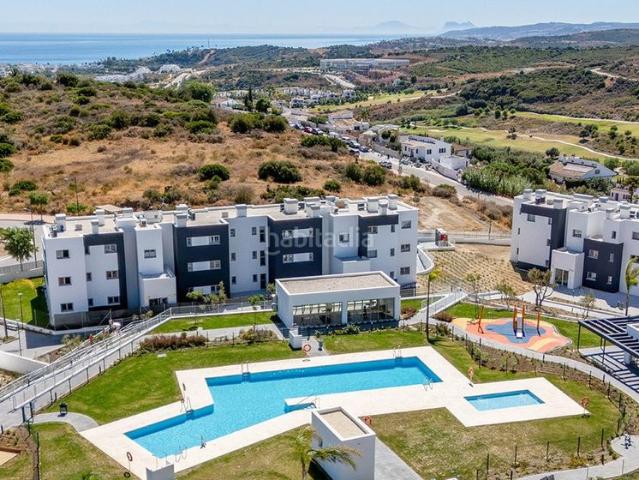 Apartamento en venta en Estepona, Centro. NUEVO COMPLEJO DE APARTAMENTOS EN ESTEPONA PRIMERA LINEA DE GOLF Y CERCA DE LA PLAYA. Apartamentos.