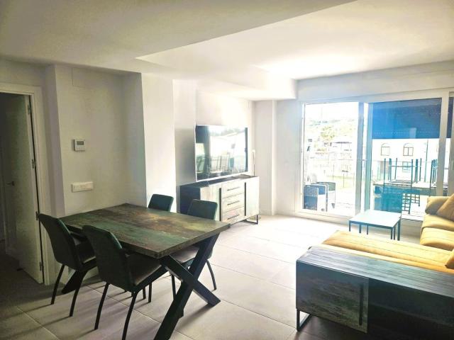 Apartamento en venta en Estepona, Centro. Tu hogar soñado. Apartamentos.