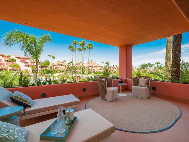 Apartamento en venta en Estepona, Guadalmansa. APARTAMENTO EN PRIMERA LÍNEA DE PLAYA CABO BERMEJO ESTEPONA. Apartamentos.