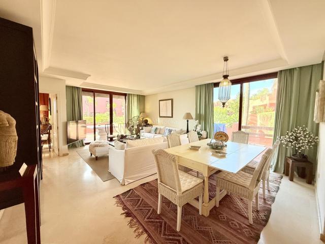 Apartamento en venta en Estepona, Guadalmansa. Apartamentos.