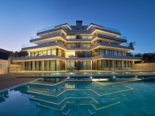Apartamento en venta en Estepona, Guadalobón