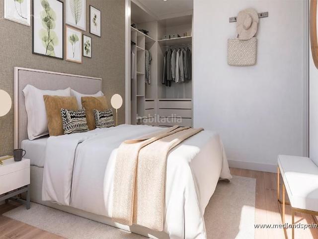 Apartamento en venta en Estepona, Huerta Nueva. Ático de 2 dormitorios y solárium privado a 500 metros de la playa en Estepona. Apartamentos.