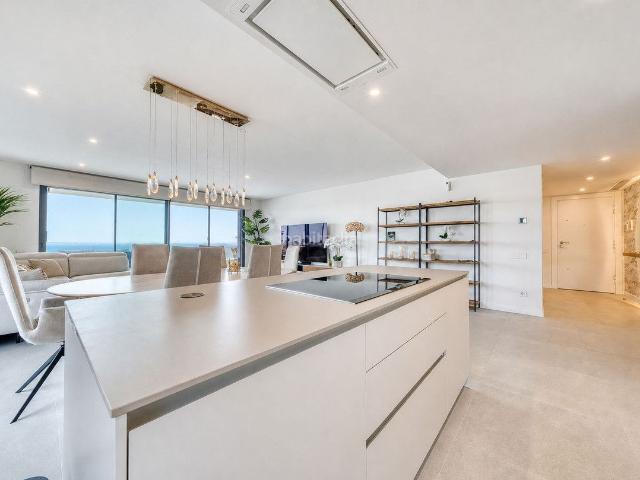 Apartamento en venta en Estepona, La Concha Resina Golf. Apartamentos.