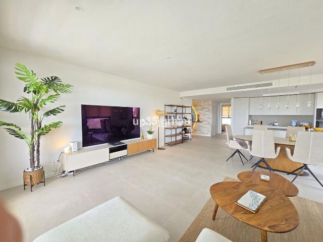 Apartamento en venta en Estepona, La Concha Resina Golf. Apartamentos.
