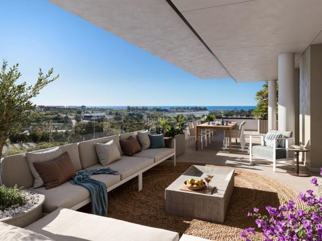 Apartamento en venta en Estepona, La Concha Resina Golf. Moderno Apartamento de 2 dormitorios con amplia terraza en Prime Estepona Ubicación. Apartamentos.