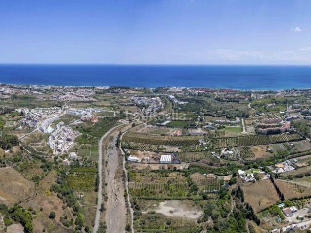 Apartamento en venta en Estepona, La Concha Resina Golf. Modernos apartamentos y áticos de 2 y 3 dormitorios en La Resina, Estepona, con amplias terrazas, exclusivas zonas comunes, spa, e.
