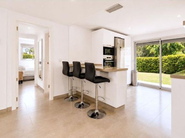 Apartamento en Venta en Estepona, Málaga