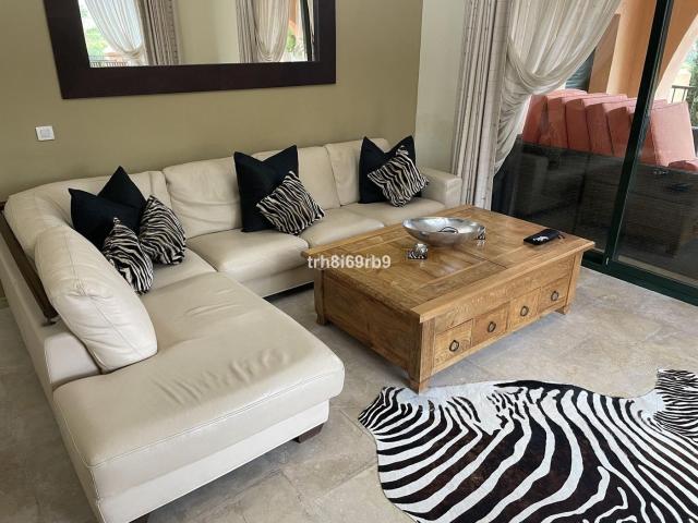 Apartamento en venta en Estepona, Nueva Atalaya. Apartamentos.