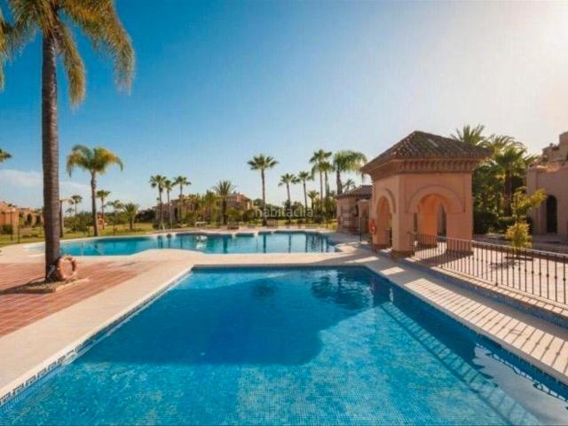 Apartamento en venta en Estepona, Nueva Atalaya. vivienda en la cartuja del golf. Apartamentos.