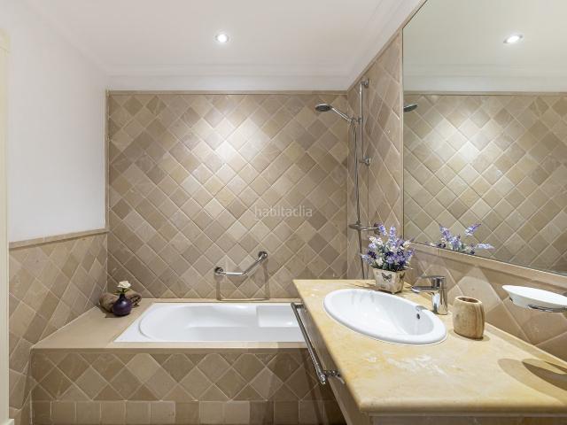 Apartamento en venta en Estepona, Paraiso Barronal. Exclusivo Apartamento con Vistas Panorámicas al Mar, la Montaña La Concha y la Nueva Milla de Oro. Apartamentos.