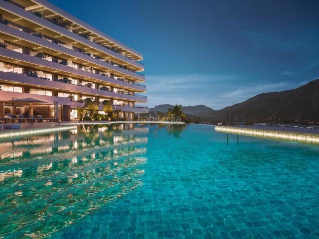 Apartamento en venta en Estepona, Parque Central. Apartamento Moderno de 2 Dormitorios con Vistas al Mar y la Montaña. Apartamentos.